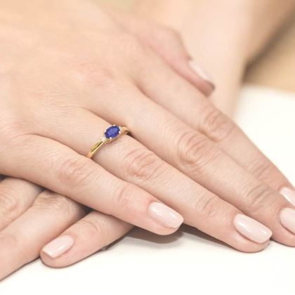 Zaręczynowy pierścionek z Tanzanitem 0,40ct i Brylantami ze złota próby 585. W-0006TAN